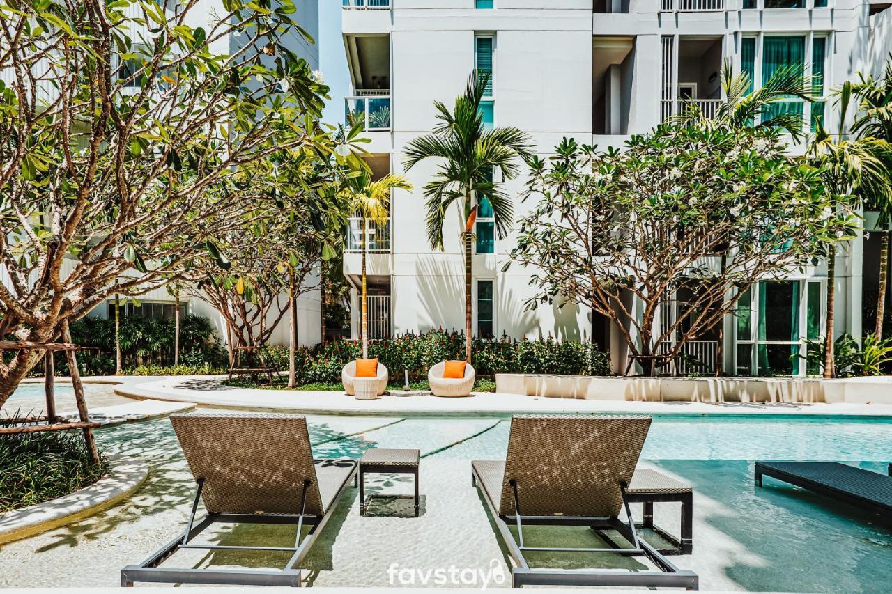 Favstay - The Base Downtown Phuket Kültér fotó