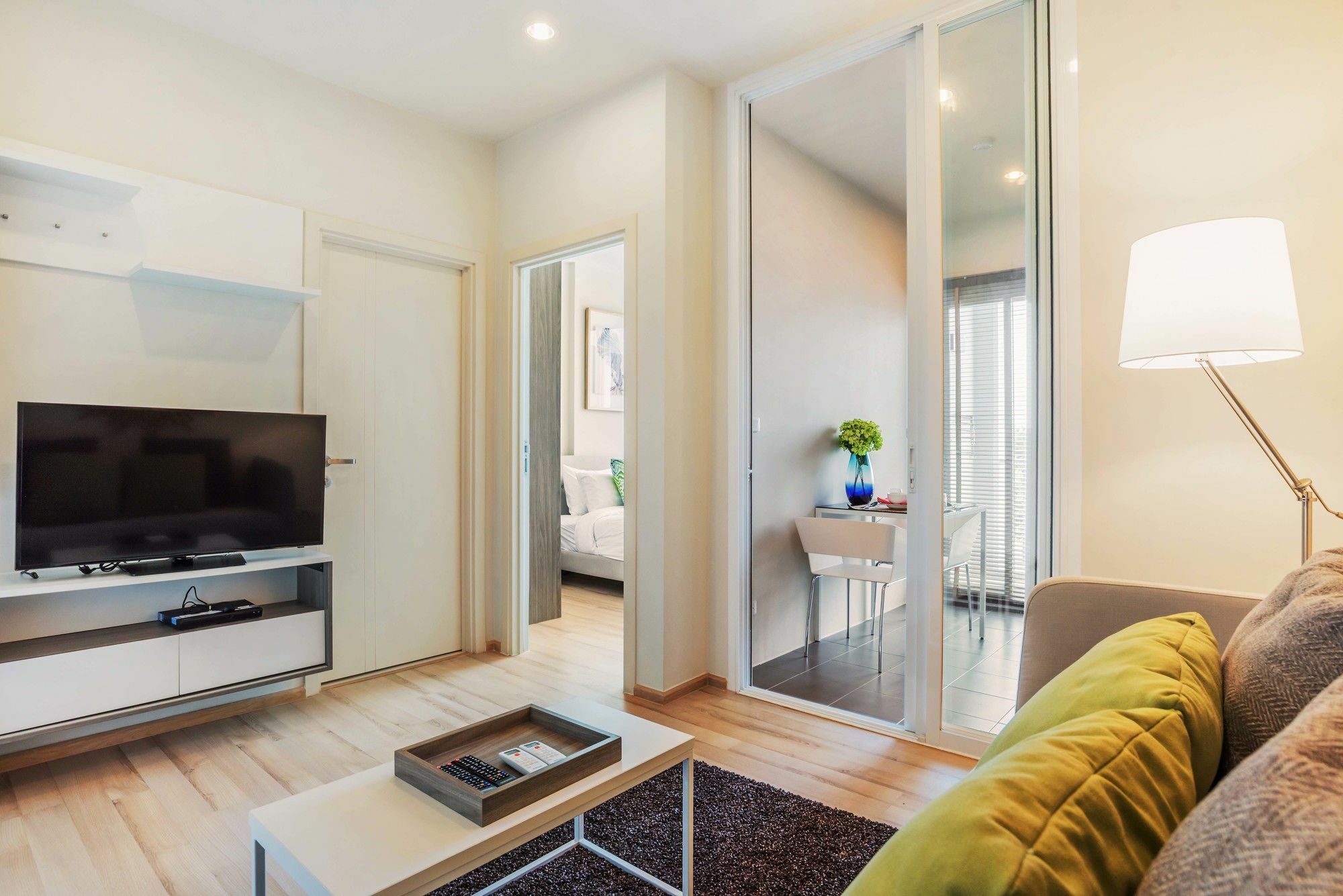 Favstay - The Base Downtown Phuket Kültér fotó