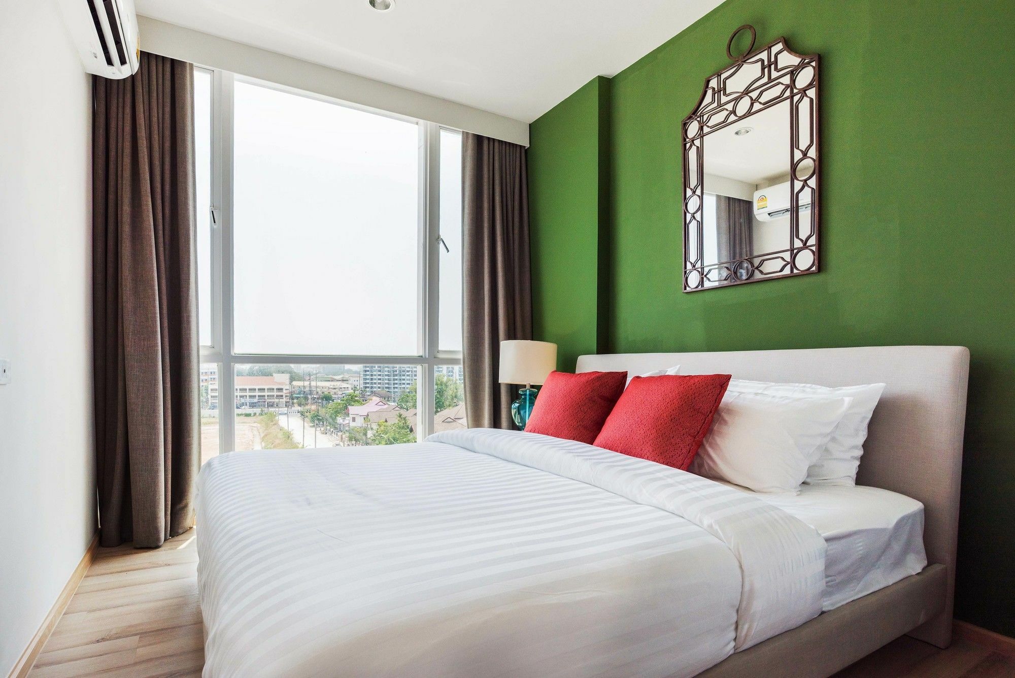 Favstay - The Base Downtown Phuket Kültér fotó